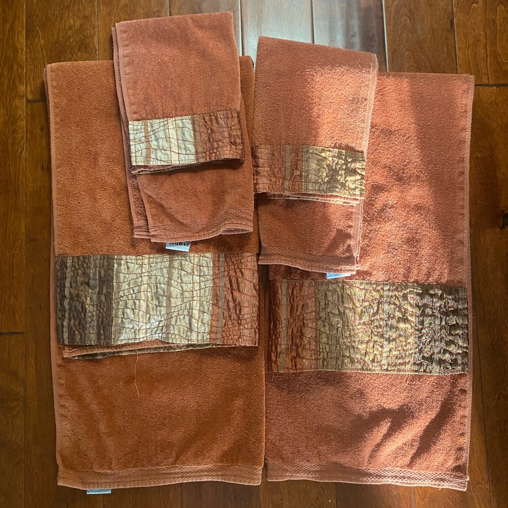 Avanti decorative towels